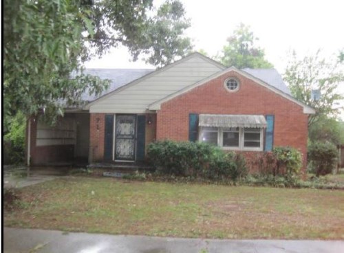 712 Valley Dr