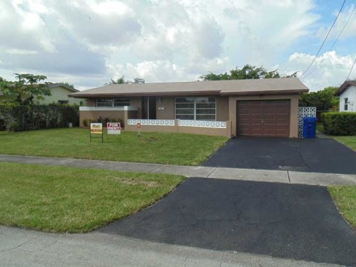 2401 NW 72 AV