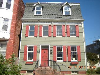 559 W Market St