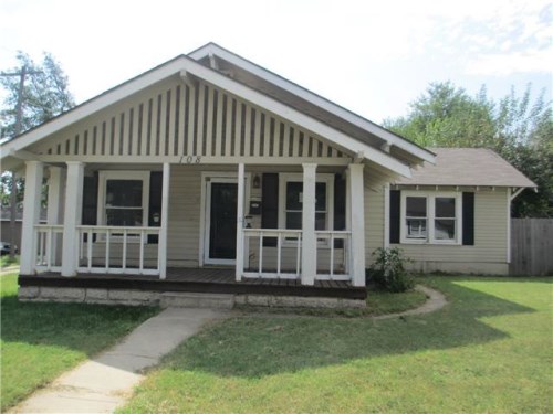 108 E Cavanaugh St