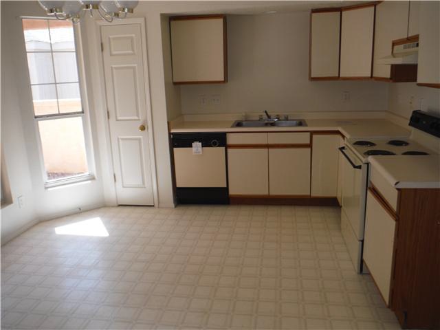 2009 Strawberry Pl NE