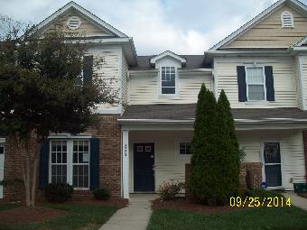 5823 Fox Point Cir