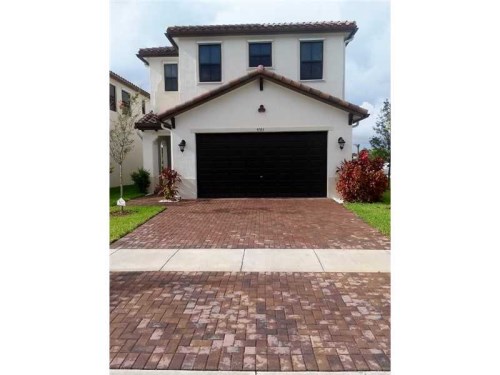 9105 SW 39 ST
