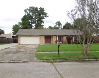 330 Crescentwood