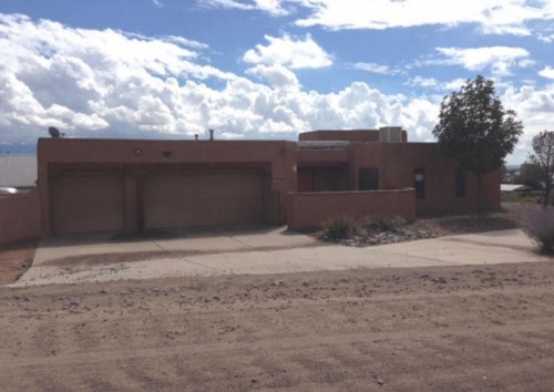 918 Chihuahua Rd NE