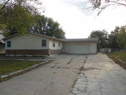 7113 N Moberly Dr