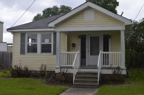 652 Grefer Ave