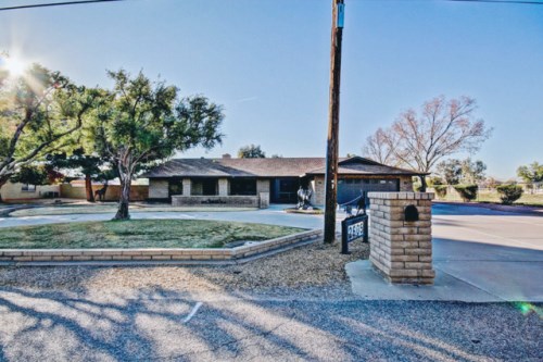 2605 E DESERT Lane