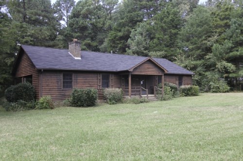686 Woodbridge Dr