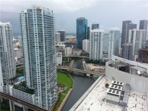 185 SW 7 ST # 4212
