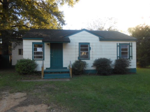 211 Bates Circle