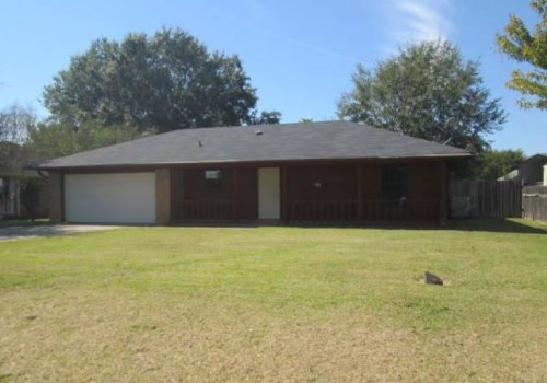 6302 Anandale Dr