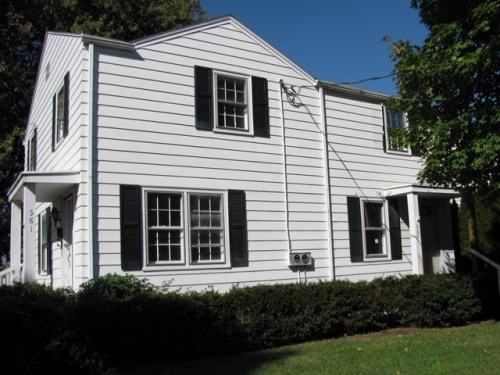 581-585 Universal Ave