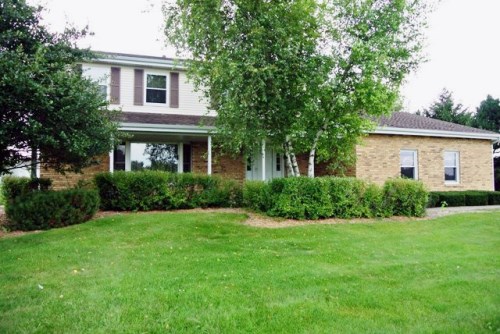 16N895 Prairie Farm Drive
