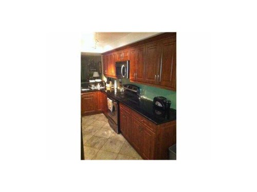 2961 SW 87 AV # 301