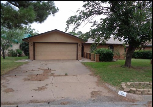 903 Dosia St
