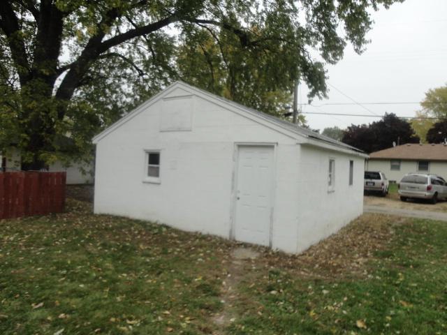 5222 Newton Ave N