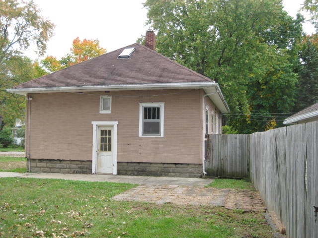 130 W Argyle St
