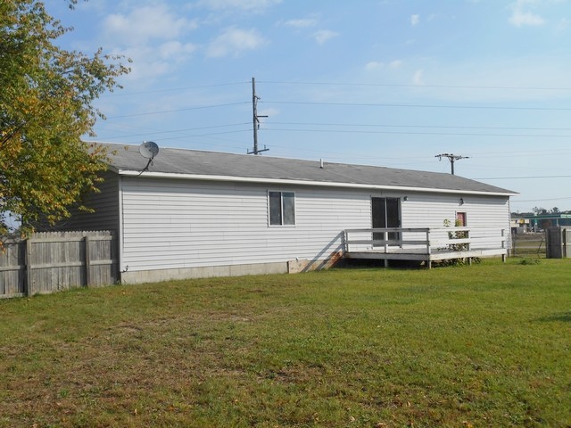 911 W Mcmillan Rd