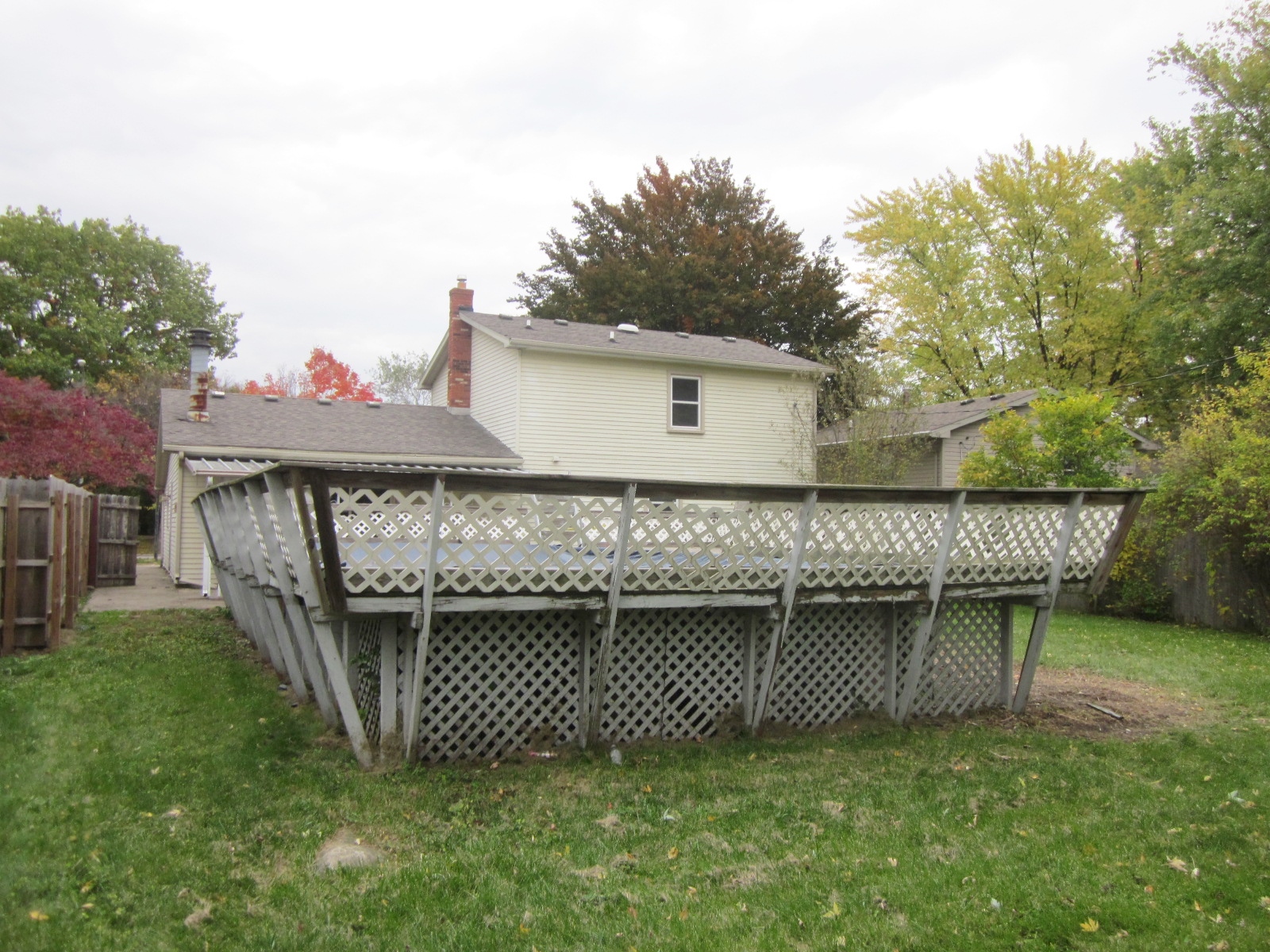 275 Armitage Dr