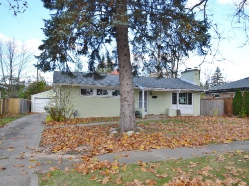2733 Albert Drive SE