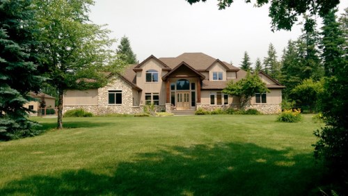913 W DOLAN RD