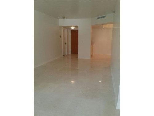 20191 E Country Club Dr # 408