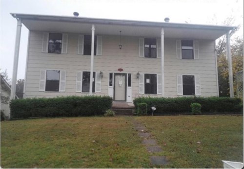 38 Lakeside Dr