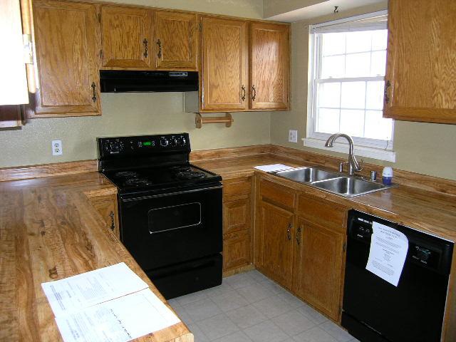 3433 Queen Anne Way