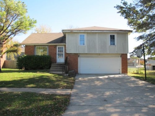 715 Colleen Dr