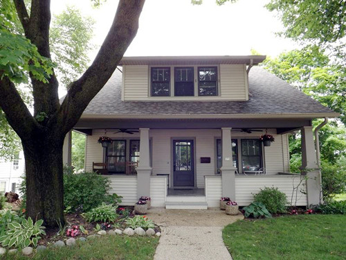 370 W Wisconsin Ave