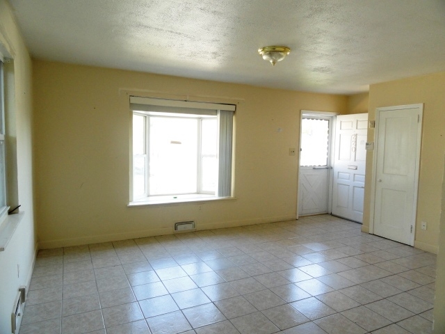 220 Newport Ave