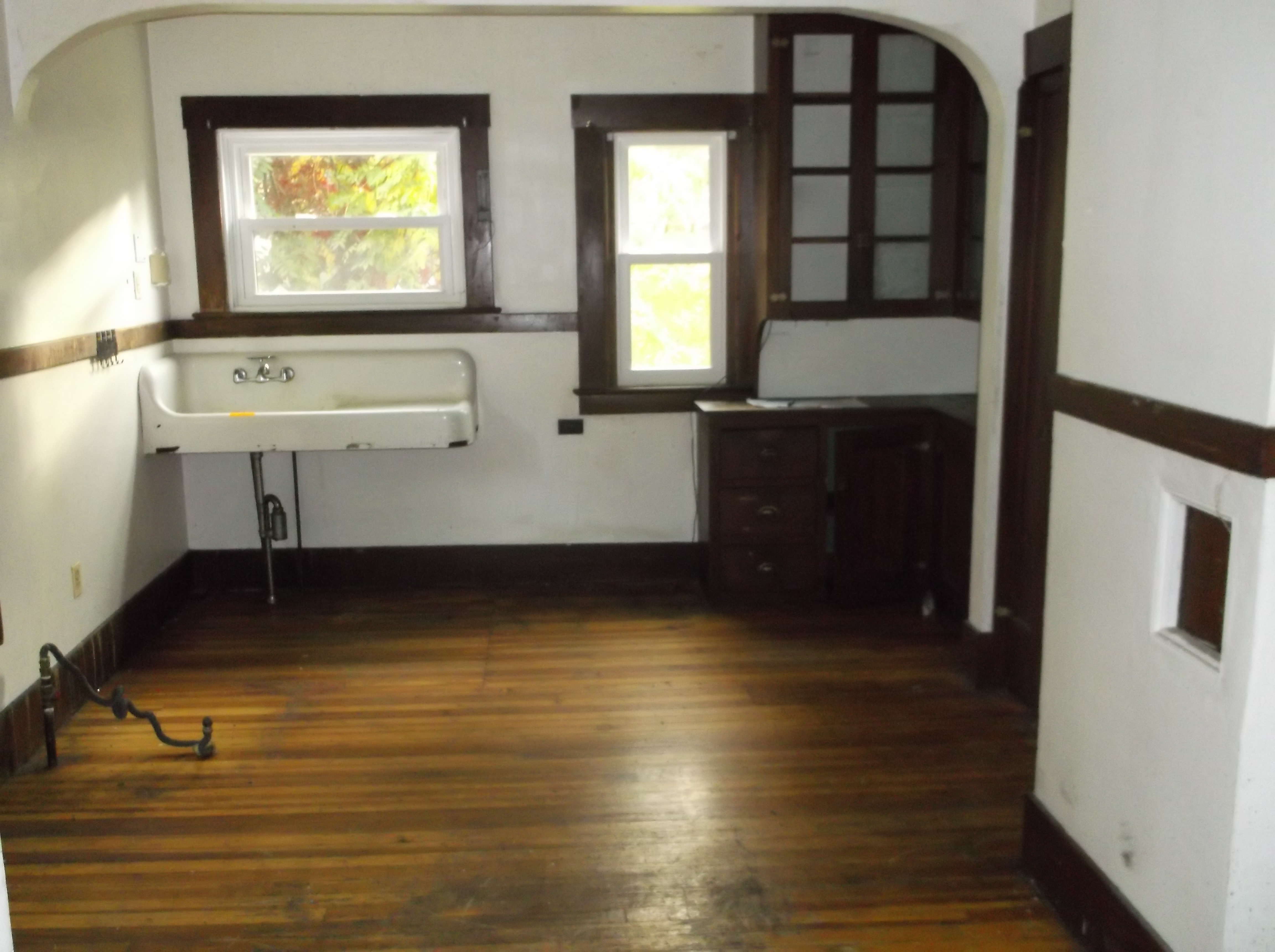 2211 E Main St