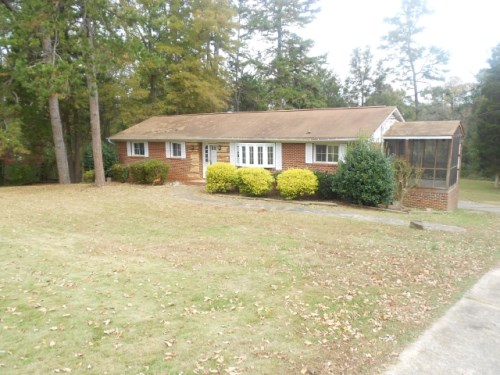 1136 Leigh Cir