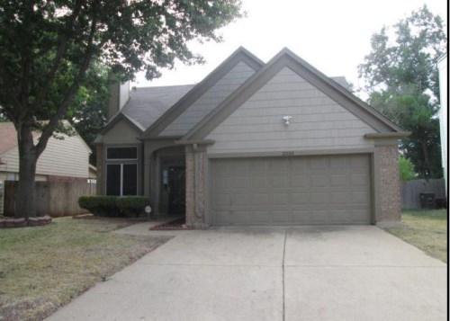 2533 Dahlia Dr