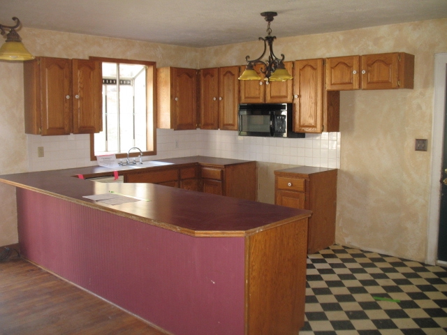 701 W Newman Ave