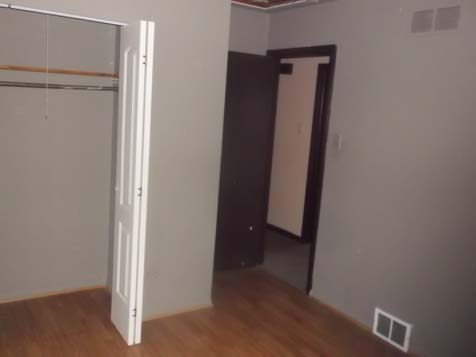 14029 S Hoxie Avenu