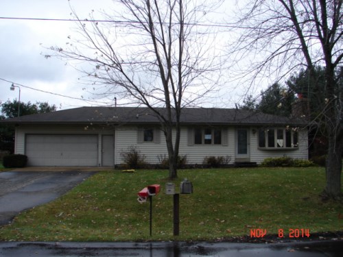 208 Singletree Ln
