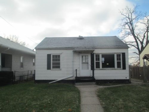 1533 W 10th St