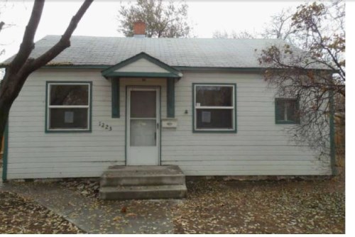 1225 Main St