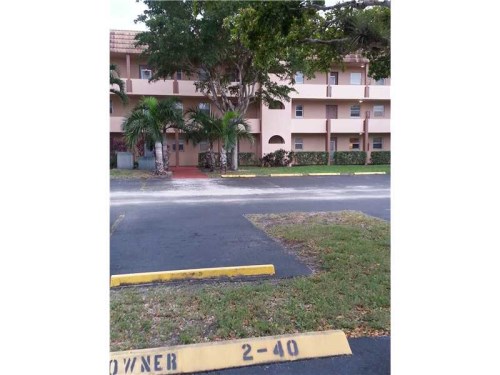 2900 SUNRISE LAKES DR # 208