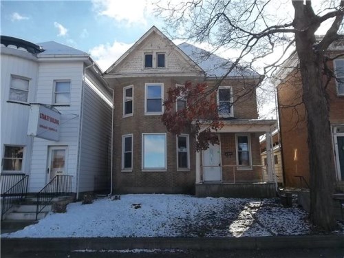 124 E 4th St