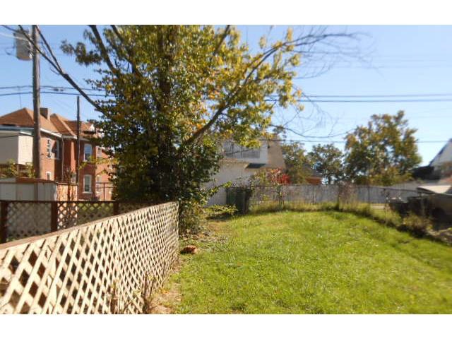 225 S 5th St