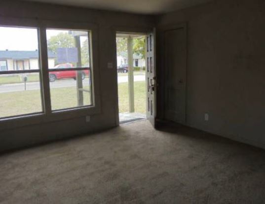 2829 San Saba Dr