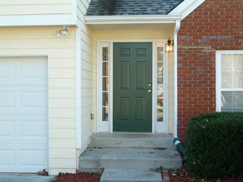 4453 Grove Drive