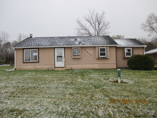 2453 W Farrand Rd