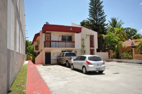 1228 SW 4 ST
