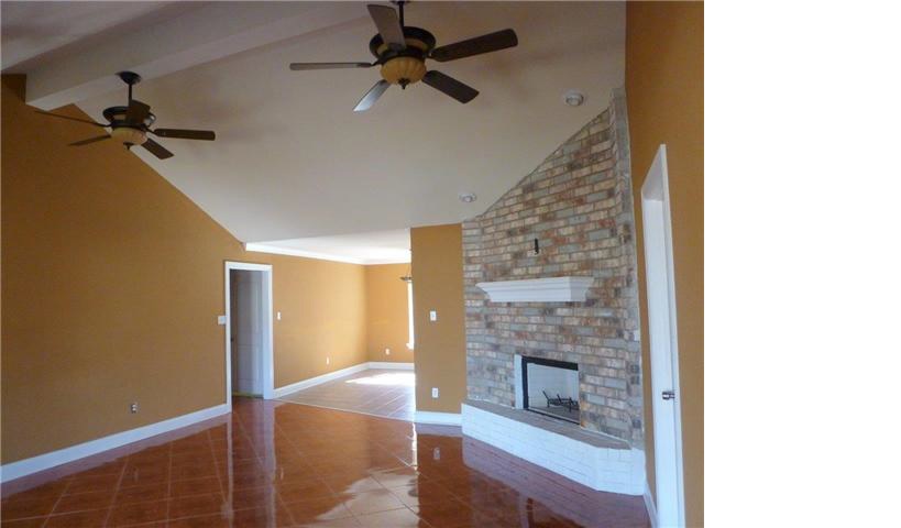 3109 Moss Ln