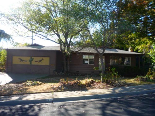 23 Leslie Lane
