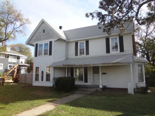 206 E 2nd St